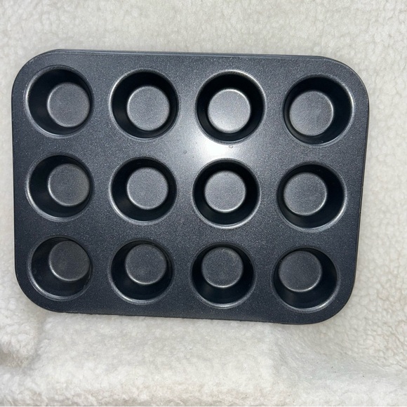 2 Mini cupcake pans with 200 paper liners Ekco & no brand pan 10" x 7.75" used - Picture 5 of 12